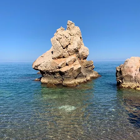 Villa Siculi Hortis Sea - - Jacuzzi - Air Conditioning - Free Parking - Video Surveillance & Alarm System